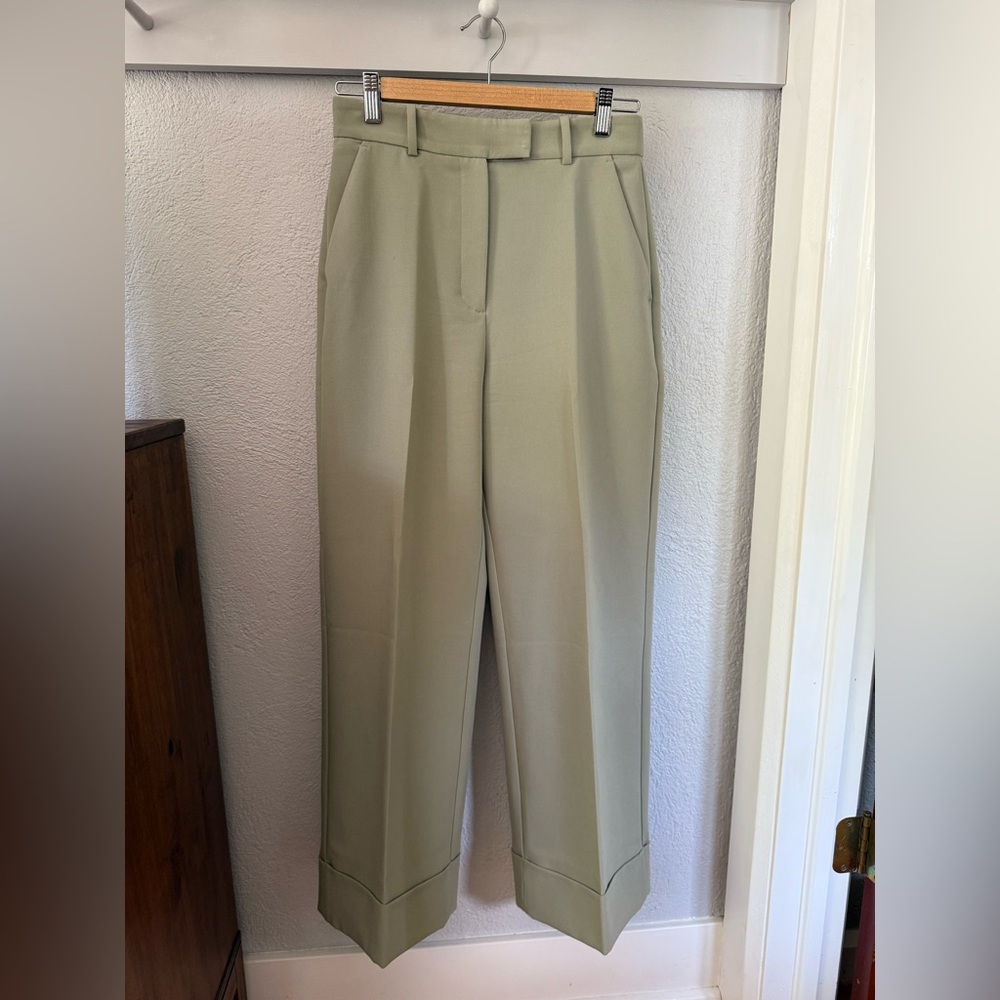 Abercrombie & Fitch Light Green Cropped Pants